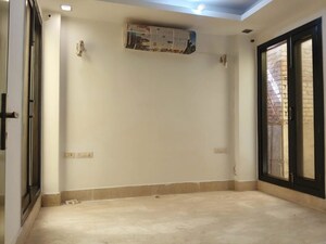 Room in 4 BHK Builder Floor at Greater Kailash I – for Rent