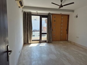 Room in 4 BHK Builder Floor at Greater Kailash I – for Rent
