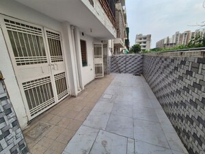 Balcony in 3 BHK Builder Floor at Sector 77 – for Rent