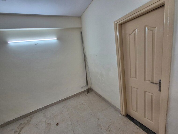 Room, sector 77 3 Bedroom 180 Sq.Yd. Builder Floor In Sector 77 Faridabad 10613711