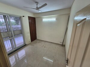 Room in 3 BHK Builder Floor at Sector 77 – for Rent