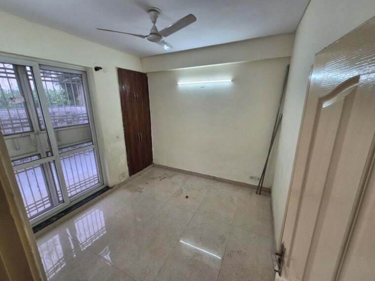 Room, sector 77 3 Bedroom 180 Sq.Yd. Builder Floor In Sector 77 Faridabad 10613711