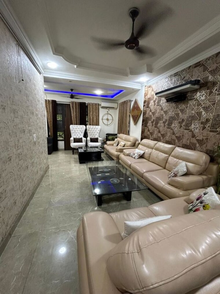 Living Room, chittaranjan park 3 Bedroom 160 Sq.Yd. Builder Floor In Chittaranjan Park Delhi 10613718
