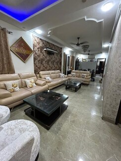 3 BHK + Prayer Room Builder Floor For Rent in Chittaranjan Park