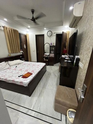 Bedroom in 3 BHK Builder Floor at Chittaranjan Park – for Rent