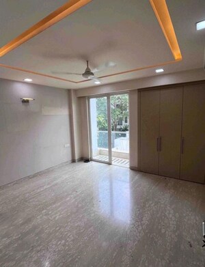 Room in 4 BHK Builder Floor at Panchsheel Park – for Rent