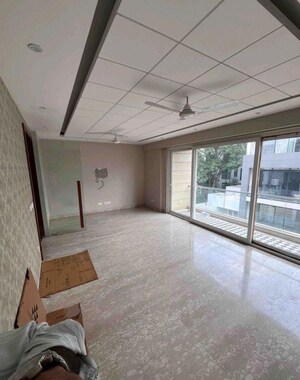 Room in 4 BHK Builder Floor at Panchsheel Park – for Rent