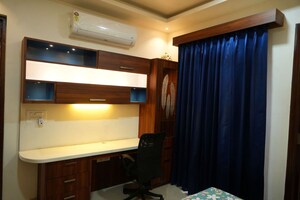 Bedroom in 5 BHK Villa at Shalimar Garden Bay Heights, Iim Road – for Rent