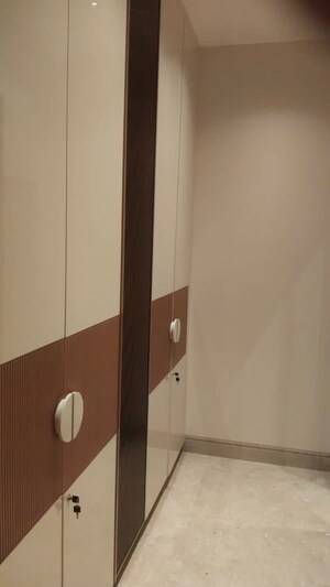 Furnished Amenities in 3 BHK Builder Floor at Panchsheel Enclave – for Rent