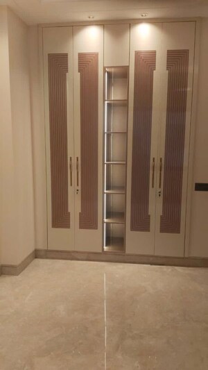 Building Lobby in 3 BHK Builder Floor at Panchsheel Enclave – for Rent