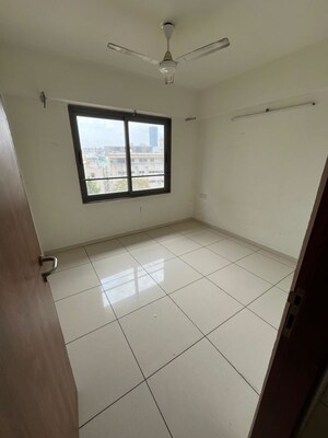 Room in 3 BHK Apartment at Satellite – for Rent