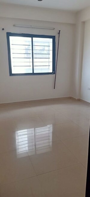 Room in 3 BHK Apartment at Satellite – for Rent