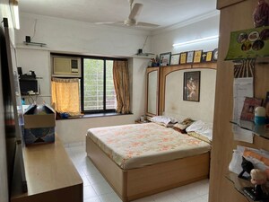 Bedroom in 2 BHK Apartment at Sion East – for Rent