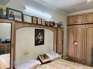 Living Room in 2 BHK Apartment at Sion East – for Rent