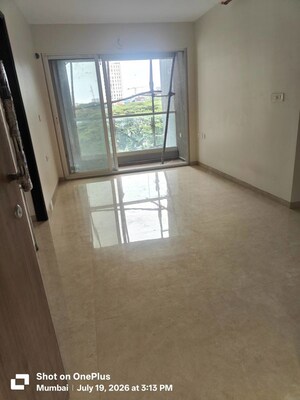 Room in 2 BHK Apartment at Dosti Mezzo 22, Sion East – for Sale