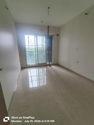 Room in 2 BHK Apartment at Dosti Mezzo 22, Sion East – for Sale