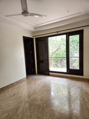 Room in 4 BHK Builder Floor at Green Park Extension – for Sale