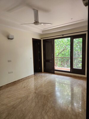 Room in 4 BHK Builder Floor at Green Park Extension – for Sale