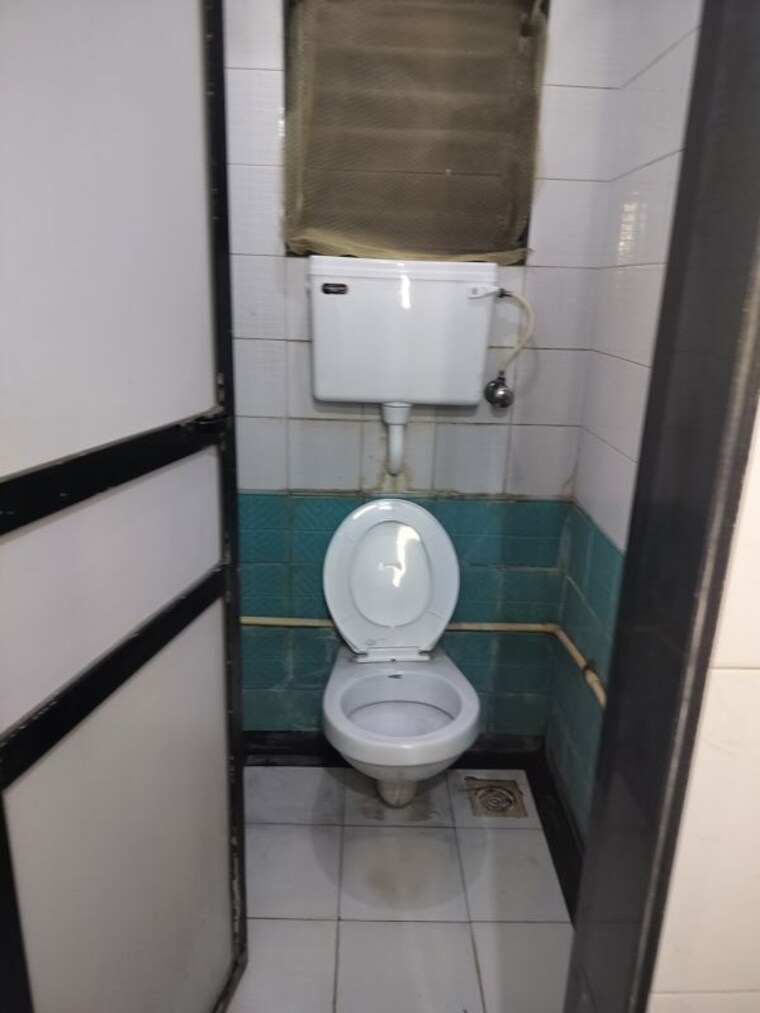 Bathroom, geetanjali-chs-goregaon-west 1 Bedroom 400 Sq.Ft. Apartment In Goregaon West Mumbai 10613769