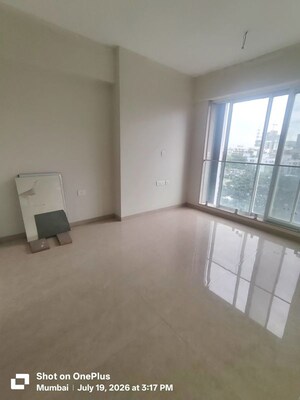 Room in 3 BHK Apartment at Dosti Mezzo 22, Sion East – for Sale
