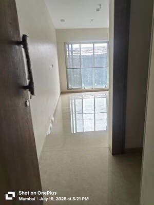 Room in 3 BHK Apartment at Dosti Mezzo 22, Sion East – for Sale