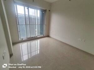 Room in 3 BHK Apartment at Dosti Mezzo 22, Sion East – for Sale
