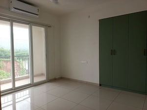 Room in 3 BHK Apartment at Godrej Emerald, Ghodbunder Road – for Rent