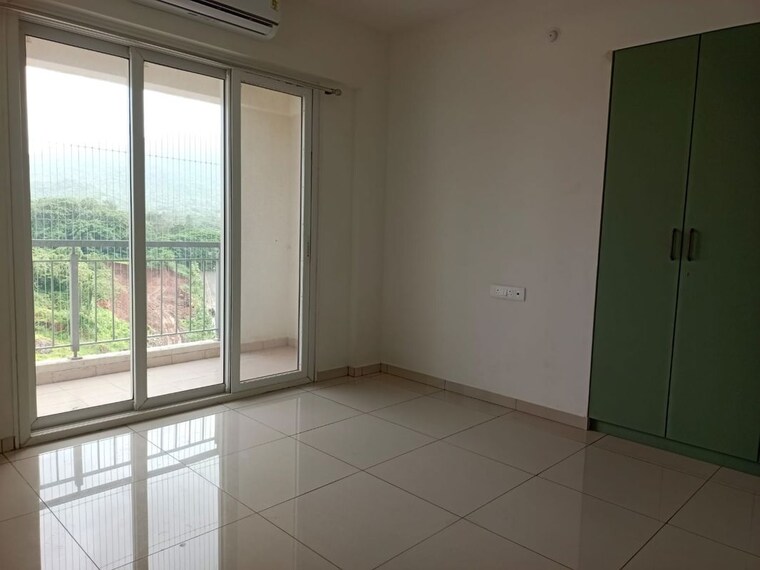 Room, godrej-emerald 3 Bedroom 1090 Sq.Ft. Apartment In Ghodbunder Road Thane 10613789