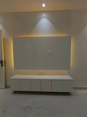 Furnished Amenities in 3 BHK Apartment at Chattarpur – for Rent