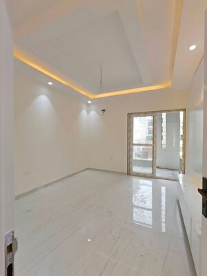 Room in 3 BHK Apartment at Chattarpur – for Rent