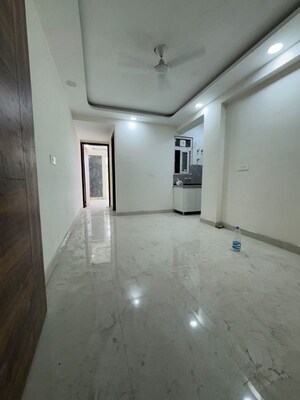 Room in 1 BHK Apartment at Chattarpur – for Rent