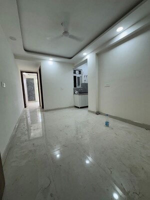 Room in 1 BHK Apartment at Chattarpur – for Rent