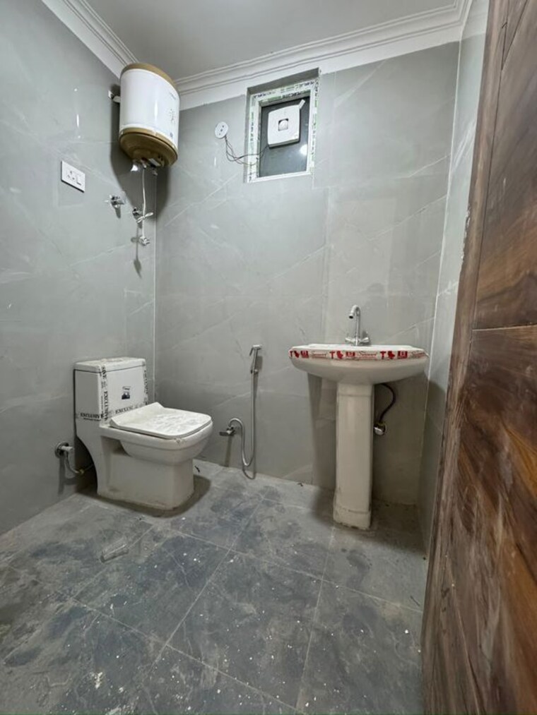 Bathroom, chattarpur 1 Bedroom 450 Sq.Ft. Apartment In Chattarpur Delhi 10613817