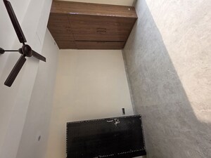 Furnished Amenities in 3 BHK Builder Floor at Sushant Lok 2, Sector 57 – for Rent