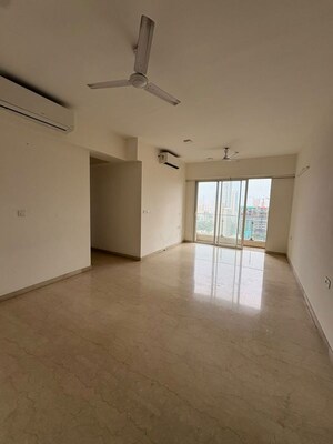Room in 1 BHK Apartment at Siddha Sky, Sion – for Rent