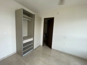 Room in 2 BHK Apartment at Marathon Monte South, Byculla West – for Rent