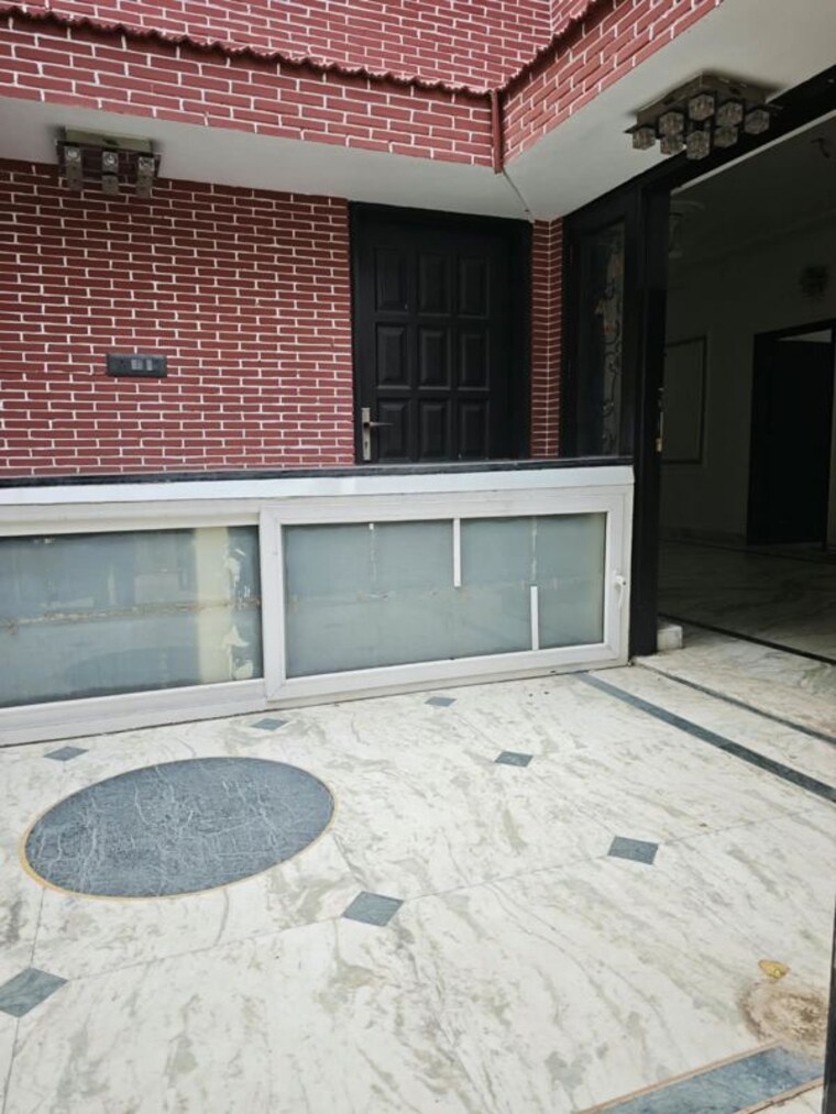 Living Room, maharishi-dayanand-cghs 3 Bedroom 1700 Sq.Ft. Apartment In Vasant Kunj Delhi 10613871