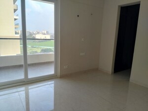 Room in 3 BHK Apartment at Malwa Escon Primera, International Airport Road – for Rent