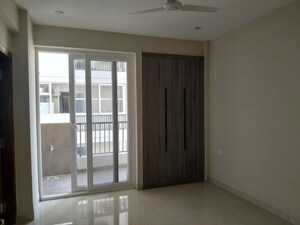 Room in 3 BHK Apartment at Malwa Escon Primera, International Airport Road – for Rent