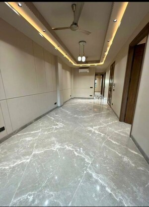 Room in 3 BHK Builder Floor at Kailash Colony – for Rent