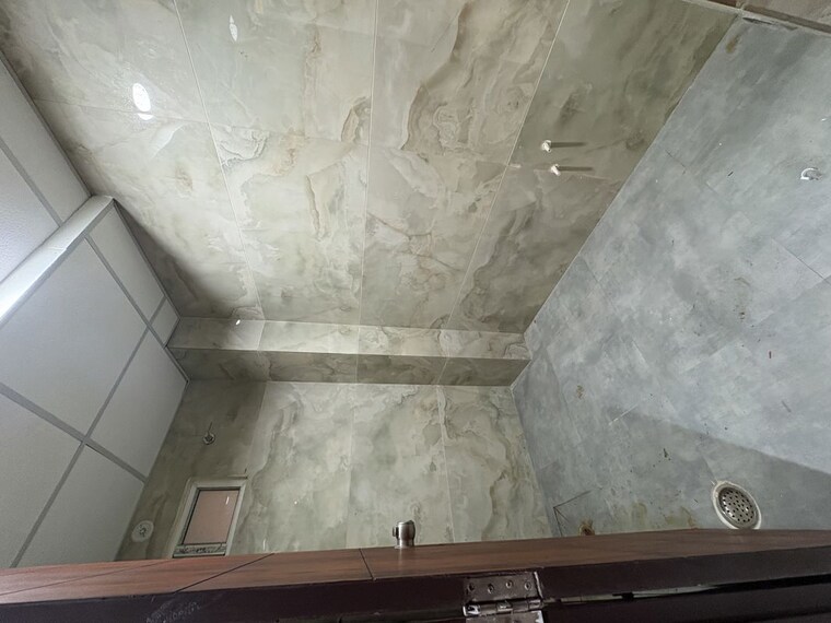 Bathroom, upavp-everest-enclave 3.5 Bedroom 2300 Sq.Ft. Apartment In Raebareli Road Lucknow 10613887