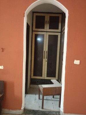Furnished Amenities in 3 BHK Builder Floor at Sector 21 – for Rent
