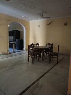 Gym in 3 BHK Builder Floor at Sector 21 – for Rent