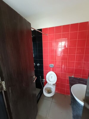 Bathroom in 3 BHK Apartment at Siddhivinayak Horizon, Prabhadevi – for Rent