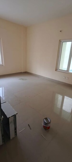 Room in 3.5 BHK Apartment at Lucknow Ahana Enclave, Amar Shaheed Path – for Rent