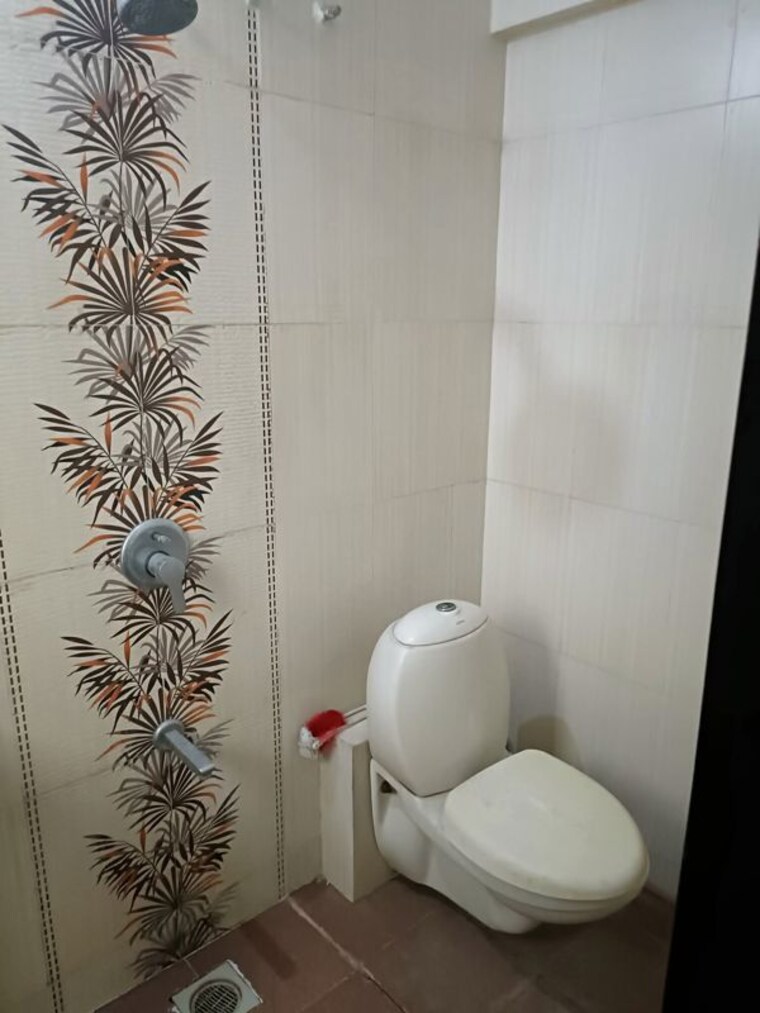 Bathroom, sonigara-kesar 2 Bedroom 869 Sq.Ft. Apartment In Wakad Pune 10613971