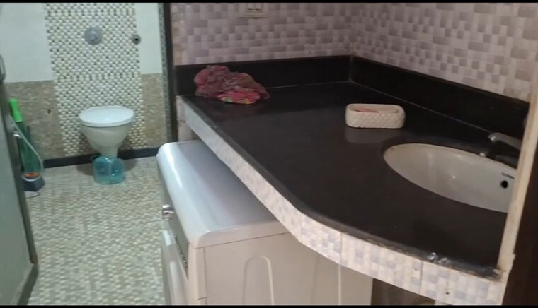 Bathroom, krypton-tower 1 Bedroom 725 Sq.Ft. Apartment In Prabhadevi Mumbai 10613982