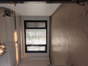 Room in 3 BHK Builder Floor at Defence Colony – for Rent
