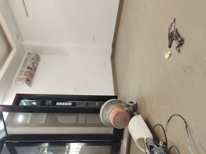 Furnished Amenities in 3 BHK Builder Floor at Defence Colony – for Rent