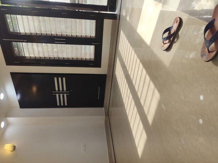 undefined, defence colony 3 Bedroom 2500 Sq.Ft. Builder Floor In Defence Colony Delhi 10613985